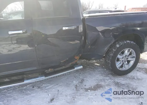 2018 Ram 1500 Big Horn 4X4 6'4 Box z USA, uszkodzony, nr VIN 1C6RR7GG1JS229115